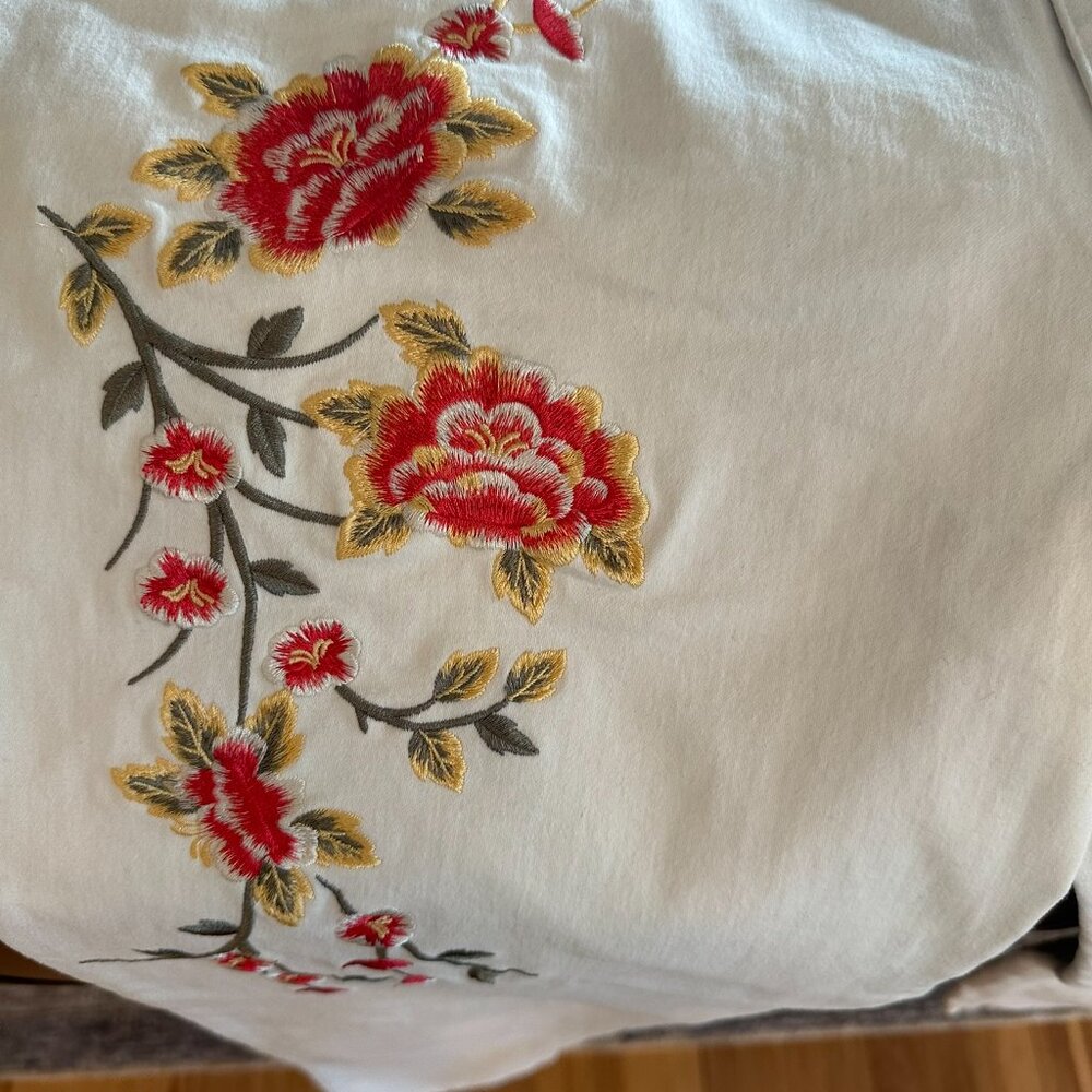 DG2 Diane Gilman White Embroidered Jeans - Picture 3 of 3